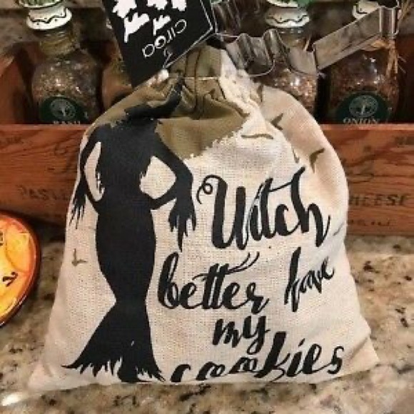 Ciroa Other - HALLOWEEN CIROA 10 Cookie Cutters w/Drwastring Bag